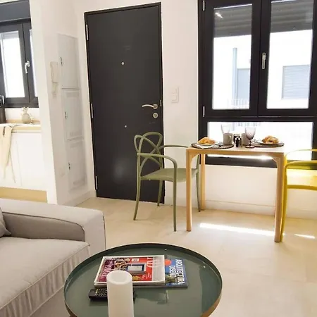 Apartment Lovely Studio In Center By Sharingco.